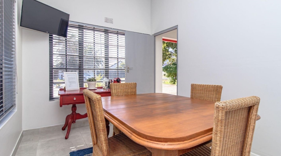 1 Bedroom Property for Sale in Sandbaai Western Cape